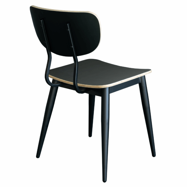 Arvo Schwarz Holzsitz 2.png